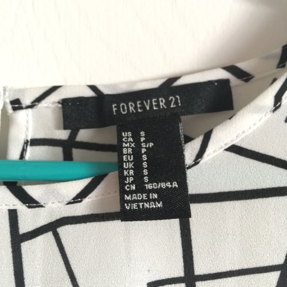 Abstract Pattern Top - Picture 3 of 3